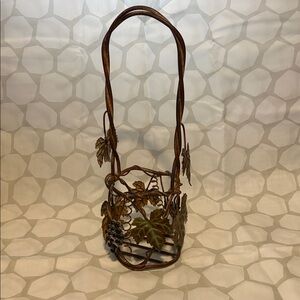 Grape Leaf Metal Wine Holder